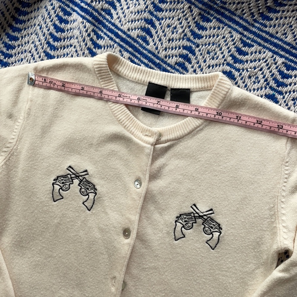 Women’s gun slinger vintage inspired sweater - Picture 5 of 7